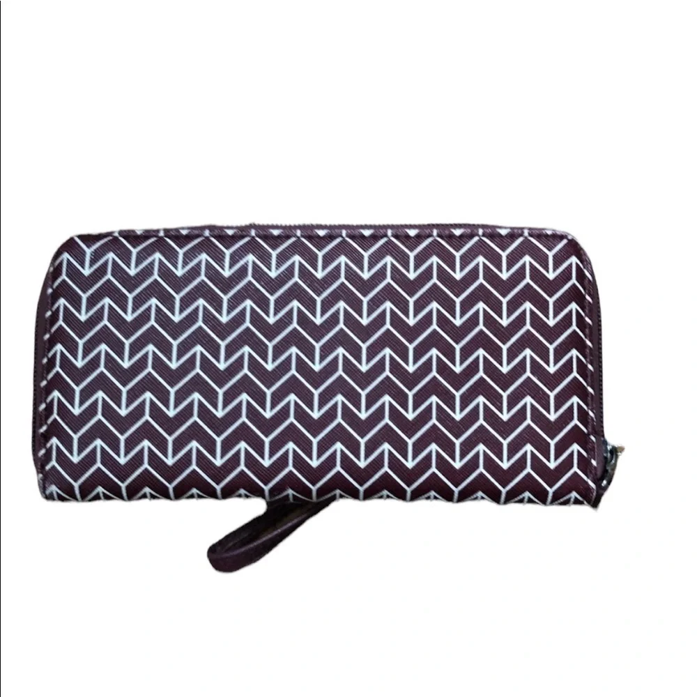 NWT Monogram E wristlet/wallet maroon +white